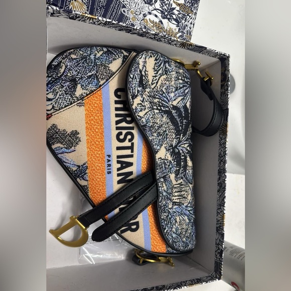 Christian Dior saddlebag - Picture 3 of 8